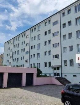 IMMOBERLIN.DE - Helle Westend-Wohnung mit Pkw-Stellplatz nahe Brixplatz - Berlin