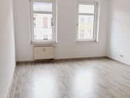 Modernes Laminat - EBK mgl.* - Balkon - WG-gerecht- im 2.OG - Chemnitz