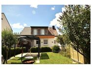 "Klein"-Familienhaus mit großem Grundstück - Hattersheim (Main)