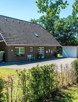 Idyllische Alleinlage! Einfamilienhaus mit großem Grundstück in Godensholterfeld - Apen