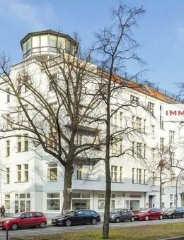 IMMOBERLIN.DE - Überschaubare Großzügigkeit! Altbauwohnung mit Balkon & Lift beim Kurfürstendamm - Berlin