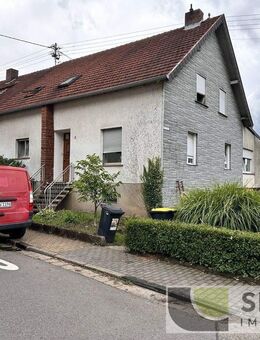 Aus Bankverwertung! Einfamilienhaus mit Garten und 2 Garagen in ruhiger Lage - Weiskirchen