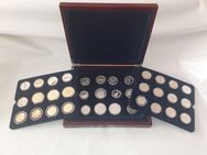36 Gedenkmünzen Silber oder vergoldet im Holzkasten - Büdelsdorf