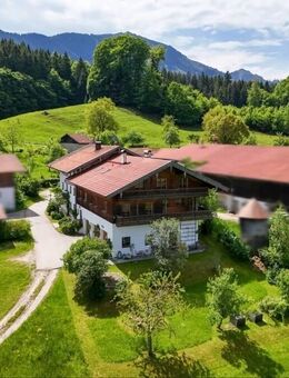 Bauernhaus am Samerberg in zwei Haushälften geteilt - mit drei separaten Wohneinheiten - Samerberg