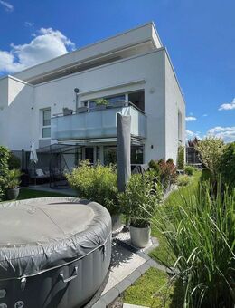 Neuwertige 4-Zi-EG mit exklusiver Ausstattung + Hobbyraum + 1 TG + 2 Stellplätze - Bietigheim-Bissingen