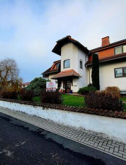 Exklusives Immobilienensemble mit zwei Häusern, großem Grundstück und Baurecht in Kefenrod - Kefenrod