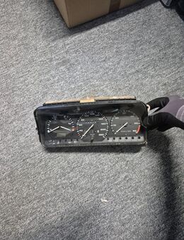 VW T4 Tacho 701 919 033 DM bzw. 701919033DM - Essen