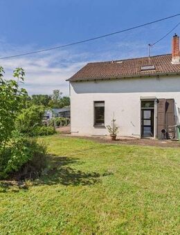 BECKINGEN: WOHNHAUS MIT SCHÖNEM GARTEN UND GARAGE IN ZENTRALER LAGE! - Beckingen