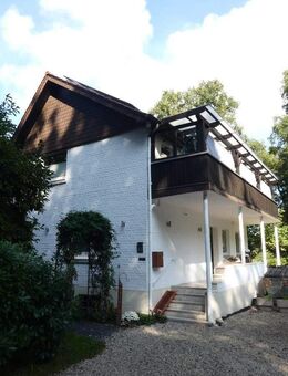 Traumhaus auf riesigem Grundstück: Freist. Einfamilienhaus mit PV-Anlage, Pool und 3 Garagen (kurzfristig bezugsfrei)! - Borken