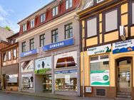 Für Investoren! Mehrfamilienhaus mit 3 WE's, Einbauküchen und Balkon in vorteilhafter Lage - Gronau (Leine)