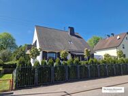Stilvolles Einfamilienhaus mit tollem, großen Gartengrundstück und geräumiger Garage! - Altenkirchen (Westerwald)