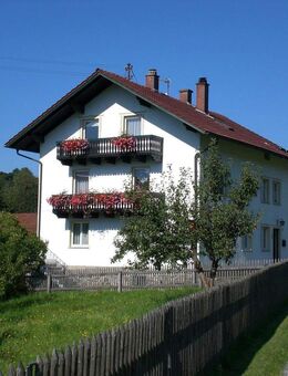 3 ½-Zimmer-Wohnung mit Terrasse in freier, sonniger Ortsrandlage von Lam - Lam