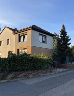 freistehendes Zweifamilienhaus mit Anbau - Mariental