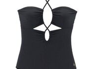 LASCANA Badeanzug Shiva mit modischen Cut-Outs