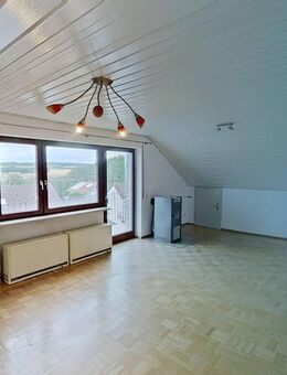 Gemütliche 3-Zimmer-Dachgeschosswohnung mit BALKON und KAMIN in ruhiger Umgebung - Neresheim