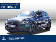 VW Tiguan, 2.0 TDI Life Spurw, Jahr 2022 - Böblingen