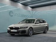 BMW 530, d xDrive M Sport Laser Komfort Komfort, Jahr 2021 - München