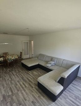 Sanierte Wohnung mit Balkon und Stellplatz in ruhiger Lage von Schwabach - Schwabach