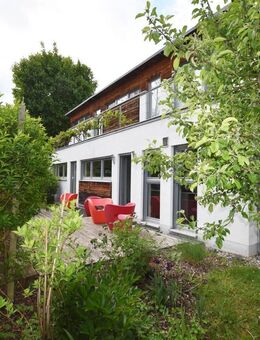 AIGNER - Freistehendes Bauhaus im Architektenstil - München