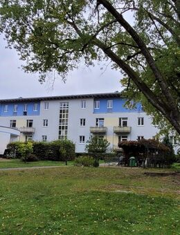 Modernes Single-Apartment in begehrter Altglienicke-Lage mit parkähnlichem Grundstück - Berlin