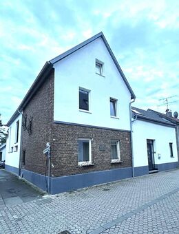 Zwei schöne Einfamilienhäuser u. ein Baugrundstück in Erftstadt-Bliesheim "Haus Alois Zimmermann" - Erftstadt