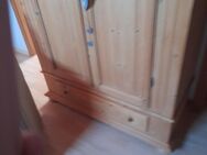 Kleiderschrank Holz - Titisee-Neustadt