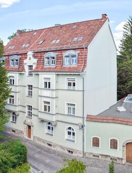 Elegante 4-Zimmer-Wohnung mit großem Balkon in denkmalgeschütztem Coburger Stadthaus (bezugsfrei) - Coburg