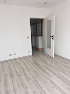 Sehr schöne gepflegte 1-Raumwohnung mit Balkon und Einbauküche in Magdeburg-Reform- Uni Nähe zu vermieten