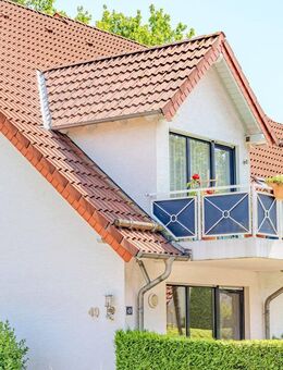 Ruhig gelegene 3-Zimmer-Dachgeschosswohnung mit Balkon in Bad Lippspringe - Bad Lippspringe