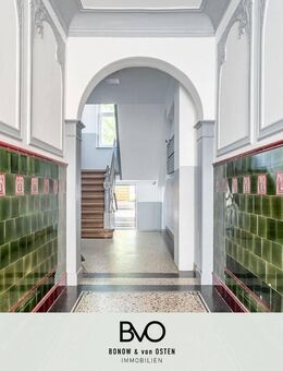 Renoviertes Mehrfamilienhaus mit Garagen & Stellplätzen - Mietertrag 66.708 € p.a. - Kiel