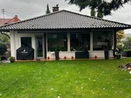 Sehr großzügiges, freistehender Bungalow mit Einliegerwohnung, Süd Terrasse, Balkon, Garten, Do-Garage und Stellplätzen, in Oberkirchen - Freisen