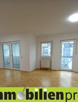 53157 - Moderne, altersgerechte Wohnung mit Wintergarten und Garage - Hof