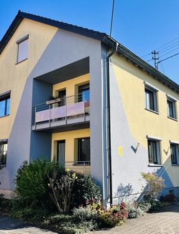 *PREISREDUZIERUNG* Energetisch modernisiertes 2-Fam.-Wohnhaus mit zusätzlich ausgeb. Dachgeschoss in ruhiger Lage! - Hofheim (Unterfranken)