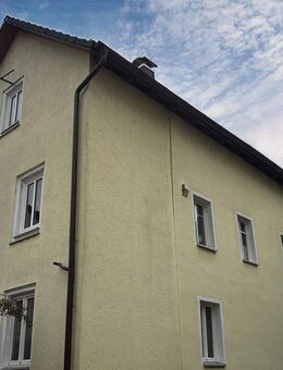 Charmantes Zweifamilienhaus mit Lagerfläche im Zentrum von Schramberg - Schramberg