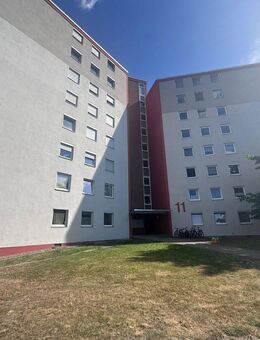 renovierte 3 Zimmer Wohnung mit Garage und Balkon in Stein - Stein (Bayern)