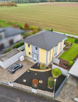 Zeitlos schön Wohnen - modernes Haus mit Gartenidylle in Wächtersbach-Wittgenborn - Wächtersbach