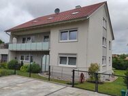 Helle und geräumige 4-Zimmer Dachgeschosswohnung mit Balkon und Blick auf den Schwanberg - Mainbernheim