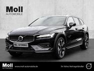 Volvo V60, Cross Country Cross Country Ultimate AWD B5 Benzin digitales Sitze, Jahr 2024 - Aachen