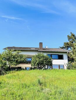 *PREISREDUZIERUNG* Haus in Traumlage... ruhig, sonnig, grün und ein unverbauter Blick ins Maintal, Grund 1.724m²! - Ebelsbach