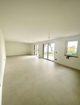 Zweitbezug! Großzügige 4 Zimmer Wohnung in toller Lage - Nürnberg