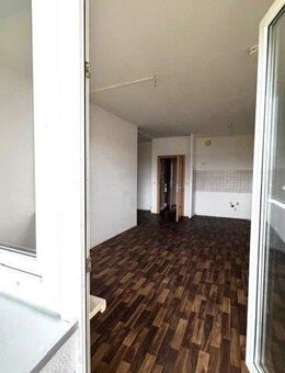 **super tolle 7 Zimmer Wohnung mit 2 Balkonen und 2 Bädern ** - Plauen