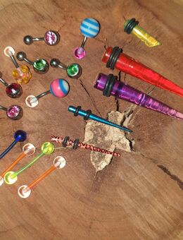 Konvolut 17x Piercing Bauchnabel Tunnel Stab Kugel Dehner - Löbau