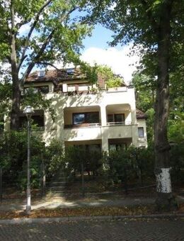 14193 Berlin-Grunewald, ruhig in allerbester Wohnlage im 1.OG, hochwertige Grundsanierung, komplette EBK, große Terrasse - zusätzlich Tiefgaragenplatz - Berlin