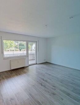 Helle und großzügig geschnittene 4-Zimmer-Maisonettewohnung mit Balkon - Voerde (Niederrhein)