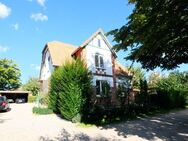 Zweifamilienhaus in ruhiger Lage mit eigenem Garten und Doppelcarport - Damlos