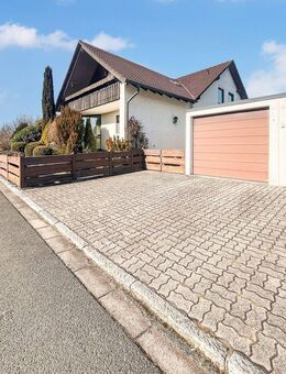Großzügiges Einfamilienhaus mit Wintergarten und Doppelgarage - Konradsreuth