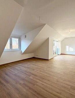 Hochwertige 4-Zimmer Dachgeschosswohnung mit ruhiger Dachterrasse zum Erstbezug - Landshut