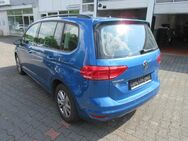 VW Touran, 2.0 TDI Comfortline, Jahr 2021 - Bergkamen