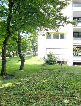 Klassische 3-4 Zimmerwohnung in ruhiger Wohnanlage in Aubing - München