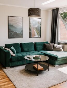 Modernisierte 2,5-Zimmer-Dachgeschosswohnung in Hamburg-Schnelsen mit Balkon & Stellplatz - Hamburg